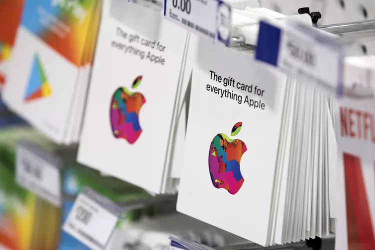 What Are the Pros and Cons of Gift Cards?